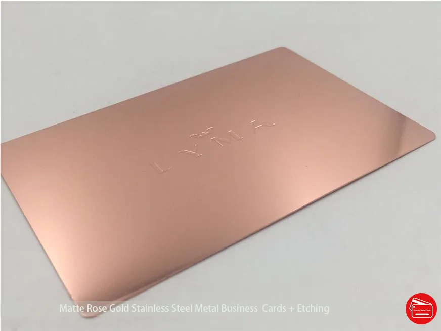 Рисунок 4 - Розовые золотые металлические визитные