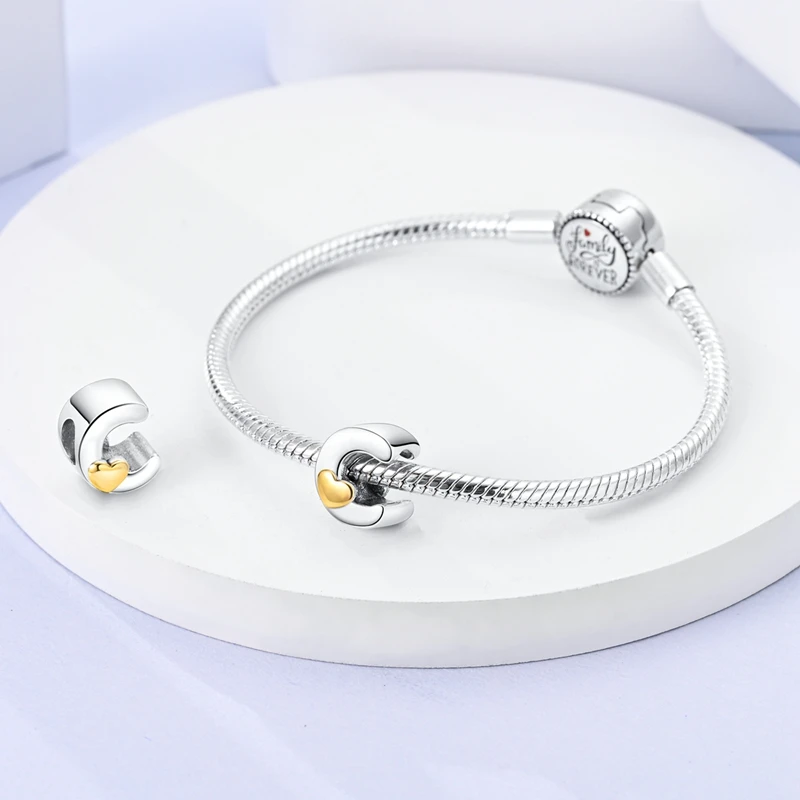 Neue Charms-Perlen aus 925er-Sterlingsilber, klassisches goldenes Herz, 26 Buchstaben, passend für Qikaola-Armbänder, glücklicher Geburtstag, DIY-Schmuck – Detail 12