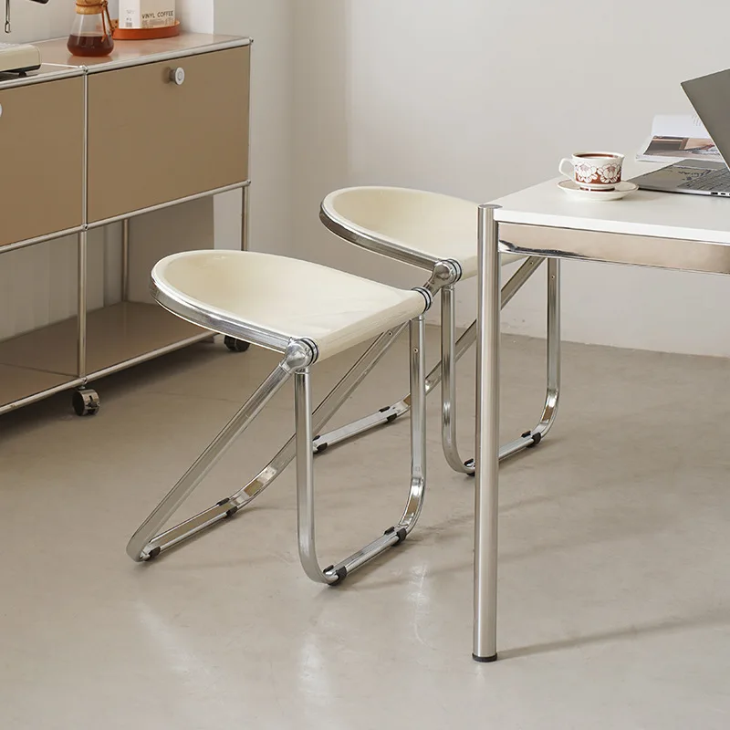 1Pcs Random Color Portable Bar Folding Stools Simple Creative Stool for Home Balcony Living Room & Coffee Shop Outdoor Camping