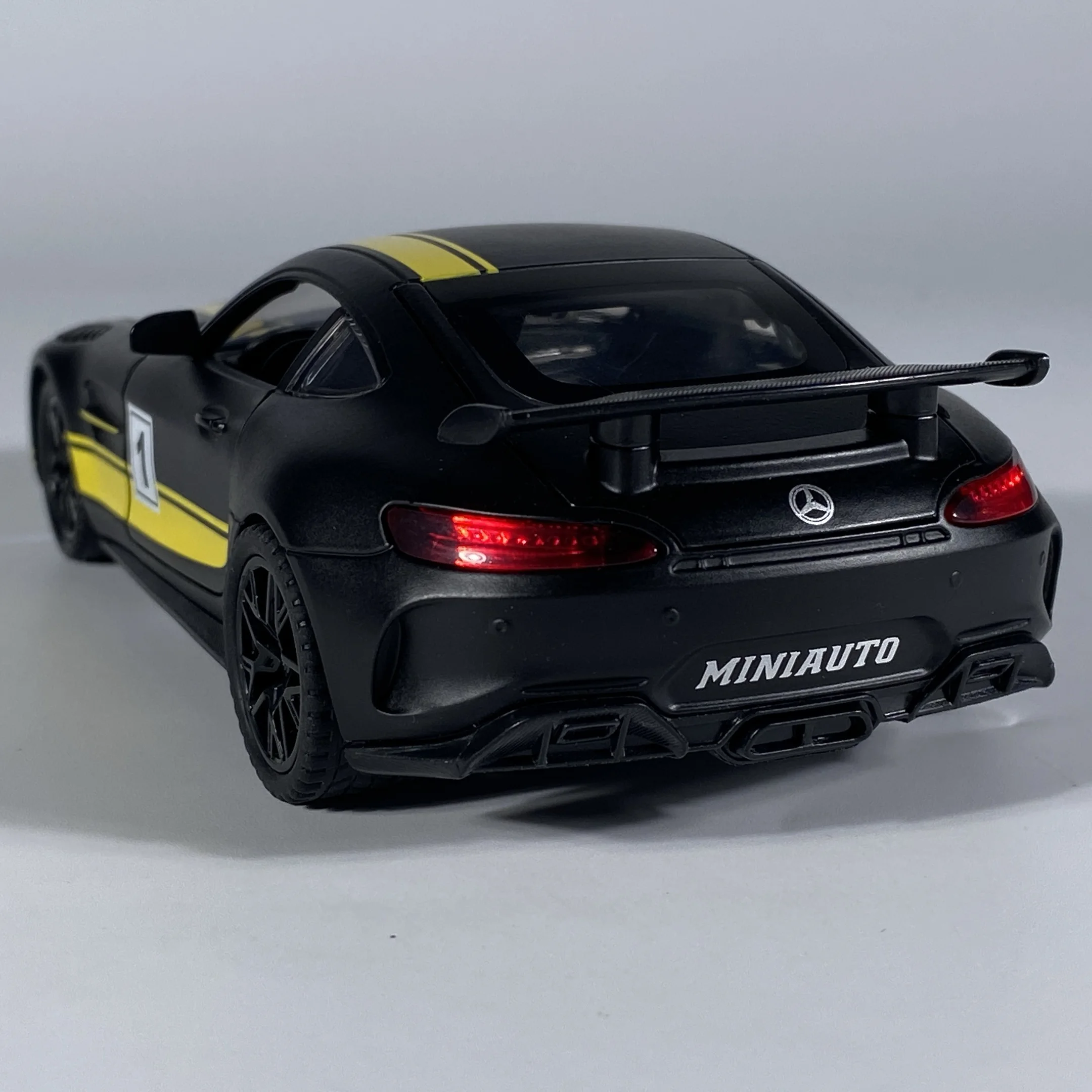 1:32 벤츠 AMG GT 슈퍼 럭셔리카 로고 합금 금속 Diecast 모델 자동차 소리와 빛이 클래식 높은 시뮬레이션 장식 선물