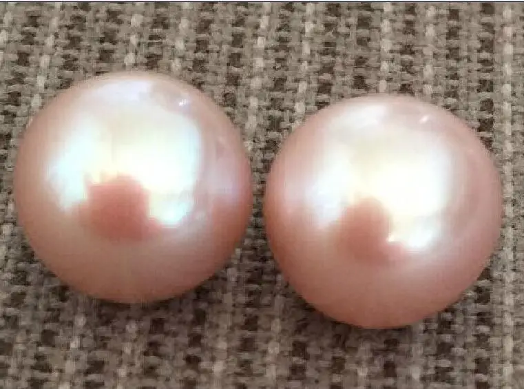 

Perfect Pair of AAA+12mm Perfect Lavender South Sea Pearl