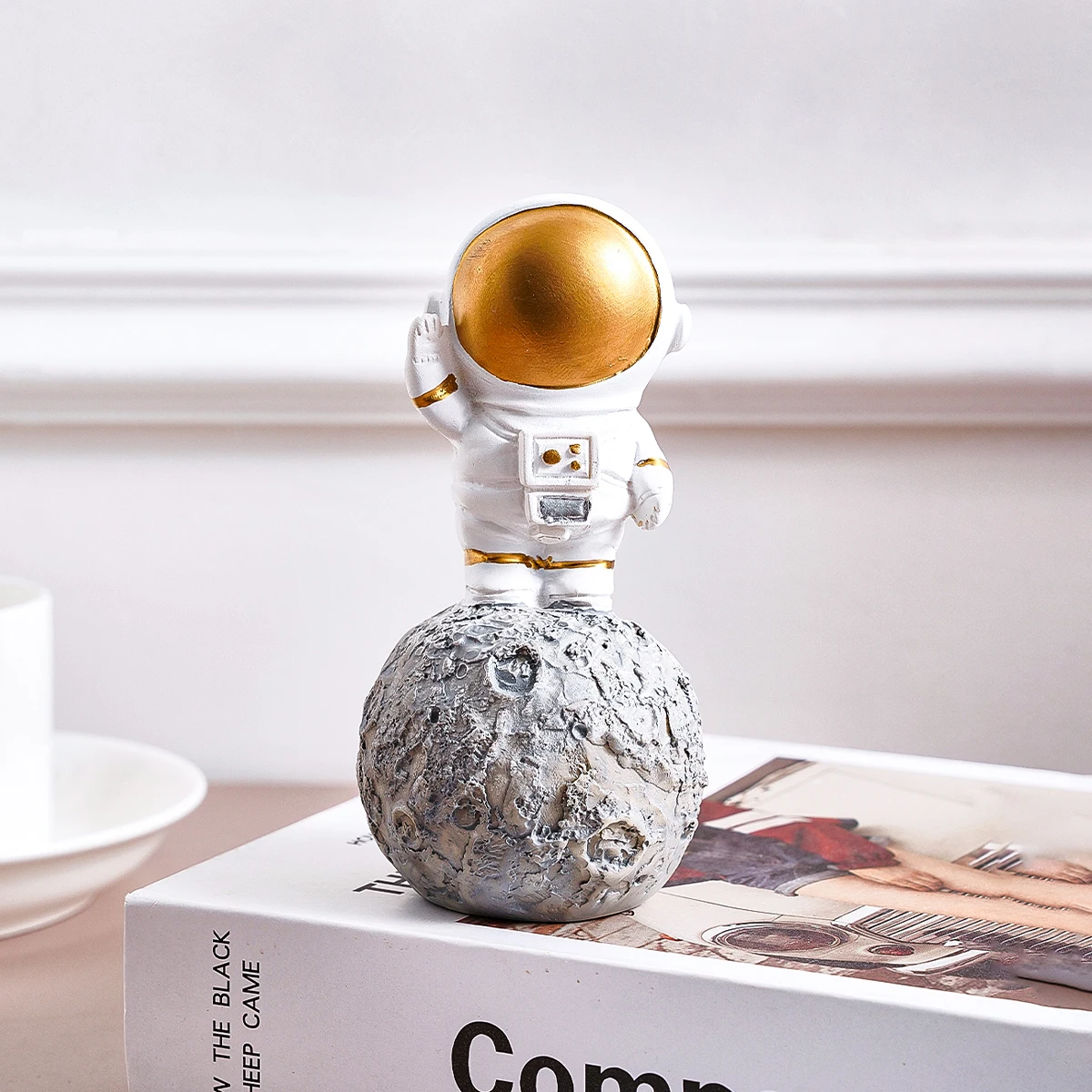 1PC, Astronaut Station moon-shaped decorative item, cartoon astronaut decorative model