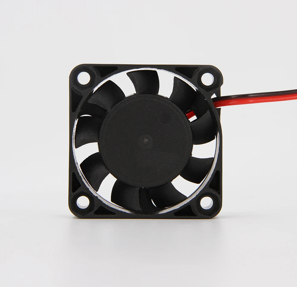 High-Performance RC Fan with Rapid Cooling and Adjustable Voltage