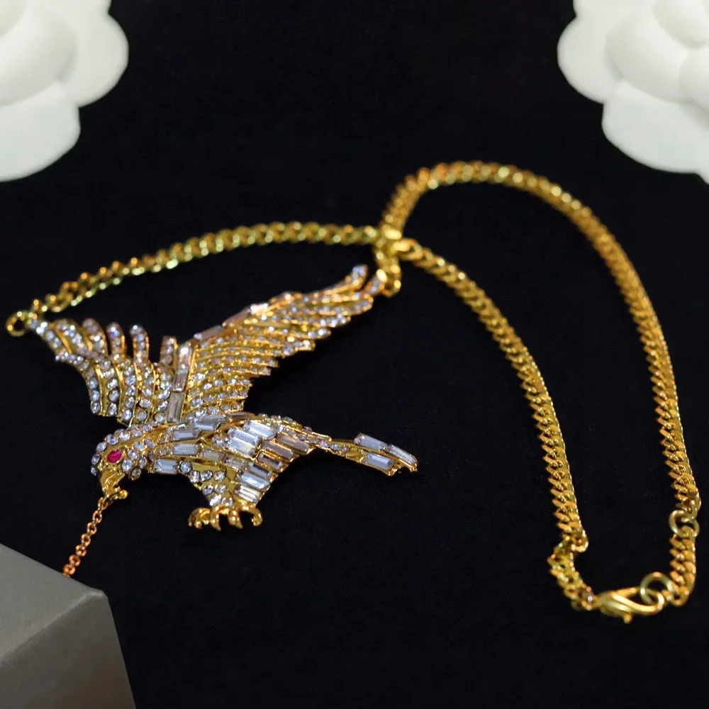 

European and American Fashion Retro Gold color Pendant Inlaid Women's Necklace