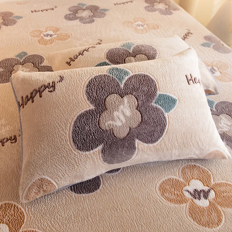 Nowflakes Pile Sheet Is Tasted The Fitted  Autumn Winter Thickened Warm Cartoon Bed Cover 360 Degree Mattress with Elastic Wrap 4