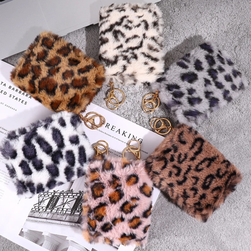 

Новинка 2023, модный плюшевый Кошелек с леопардовым узором, кошельки для женщин, кошельки для женщин, маленькая Минималистичная пушистая сумка для карт