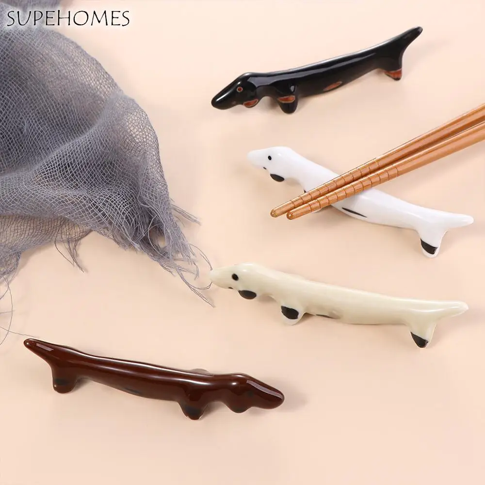 

1Pcs Cute Japanese Retro Ceramic Dachshund Chopstick Holder Tableware Holder Table Decoration Restaurant Accessories