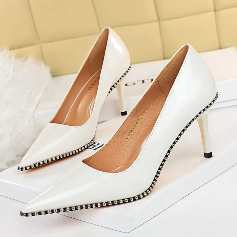 2022 Brand Women 8cm White High Heels Rivets Pumps Office Lady