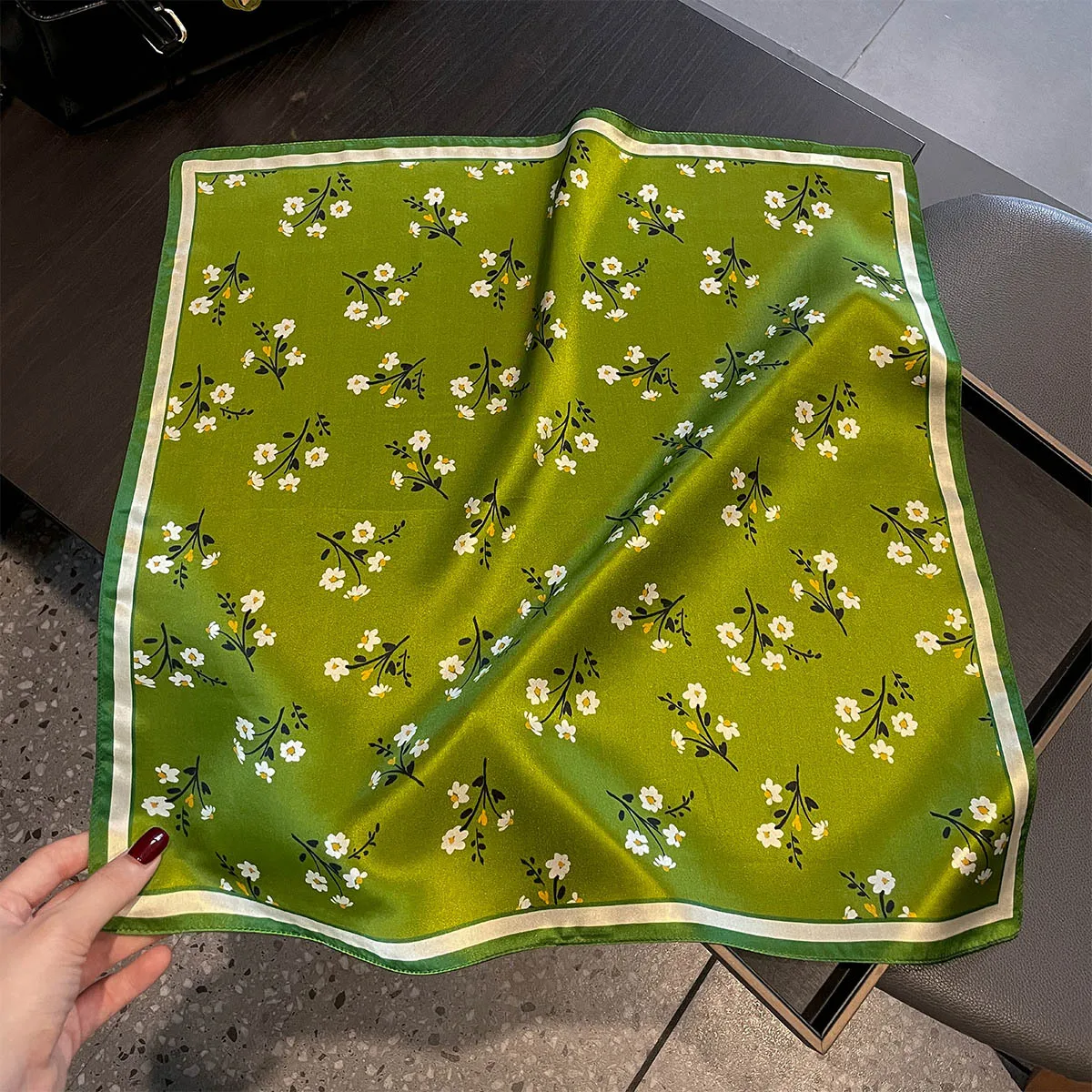 Luxuriöser 100% Echter Seidenschal für Damen, Frühlings-Blumenmuster Bandana, Seidenhalstuch, Taschentuch, Damen-Wickeltuch 53cm – Detail 3