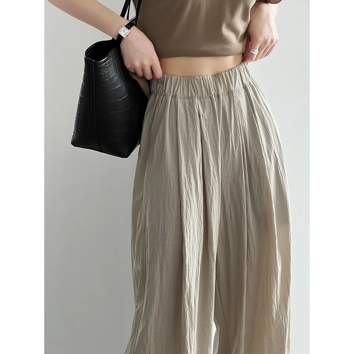 

Thin section pleated casual pants women 2023 summer Japanese lazy drape loose wide-leg long pants