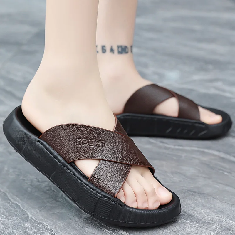 Men's thick soled Simplicity comfort slippers summer outdoor waterproof Breathable beach shoes fashion soft soled sports sandals — view 2