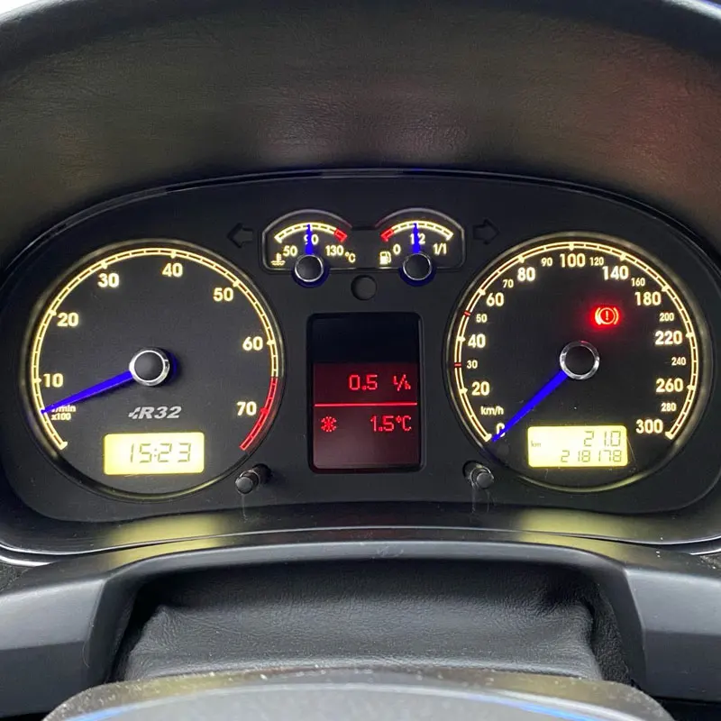  ٰ Bora MK4  4 R32  300 R32 Ǳ Ķ ٴ   Ը  LED Ʈ ڵ ׼