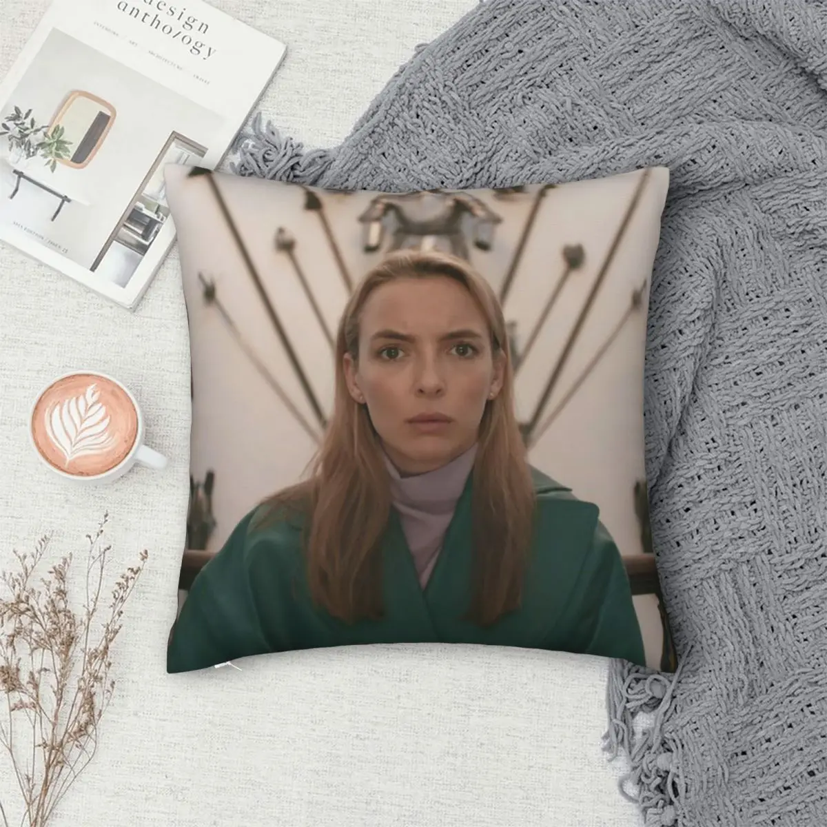 Рисунок 3 - Квадратная наволочка Killing Eve-Villanelle