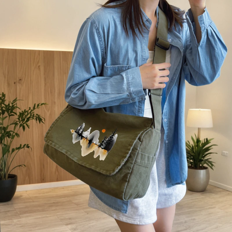 Women's Shoulder Bag Canvas Mountain Print Large Capacity Crossbody Bag for Daily Travel Messenger Bag