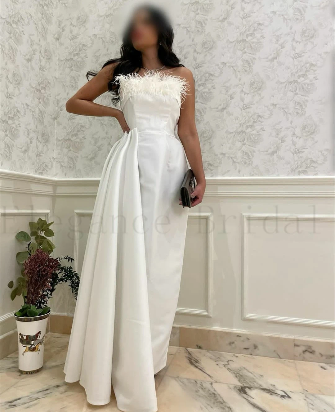 

Vintage White Satin Prom Dresses for Musilm with Sleeveless Feathers Scalloped Tight Party Dress with Train فستان حفلات الزفاف