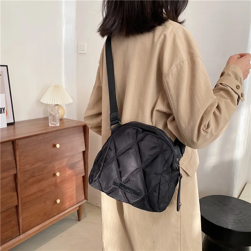 Quilted Women's Nylon Large Tote Diamond Lattice Luxury Brand Designer Handbag Autumn Winter Solid Color Shell Crossbody Bag
