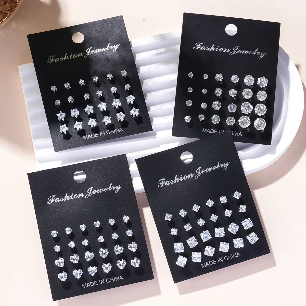 Stud earrings 12pcs Pack Retro Style Geometric Six Claw Heart-Shaped Crystal Zircon Earrings Stud Set