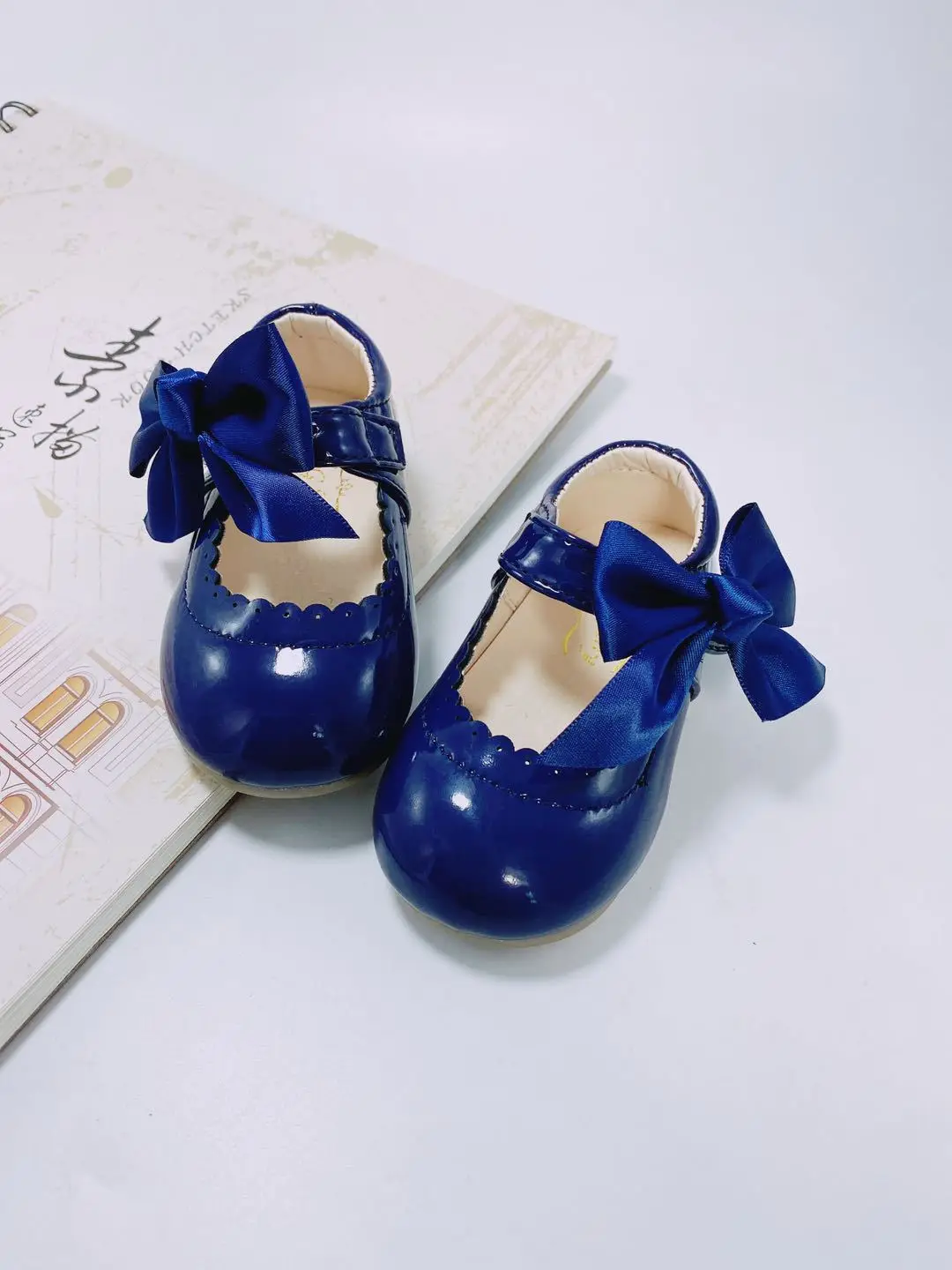 Girls Leather Shoes For Children Fashion Princess Shoes Kids Baby Party Patent Leather With Bow Students Single