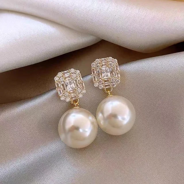 Boucles d'oreilles pendantes en perles de cristal pour femmes, accessoires d'oreille exquis, bijoux de fête, document en or, brillant, luxe, mode 2025