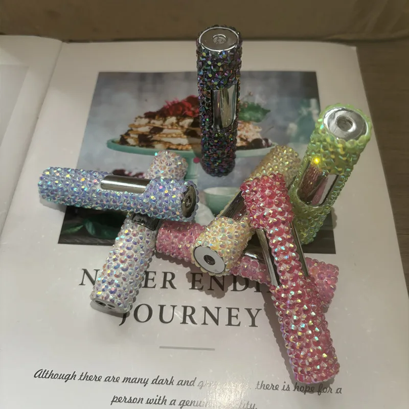 Exquisite Rhinestone Lighters, Butane Torch Lighters, Windproof Pink Straight Flame Ladies Smoking Accessories