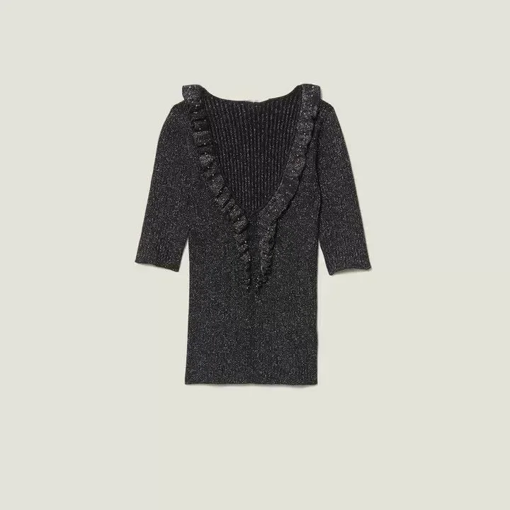 

Женский трикотажный свитер с оборками и V-образным вырезом