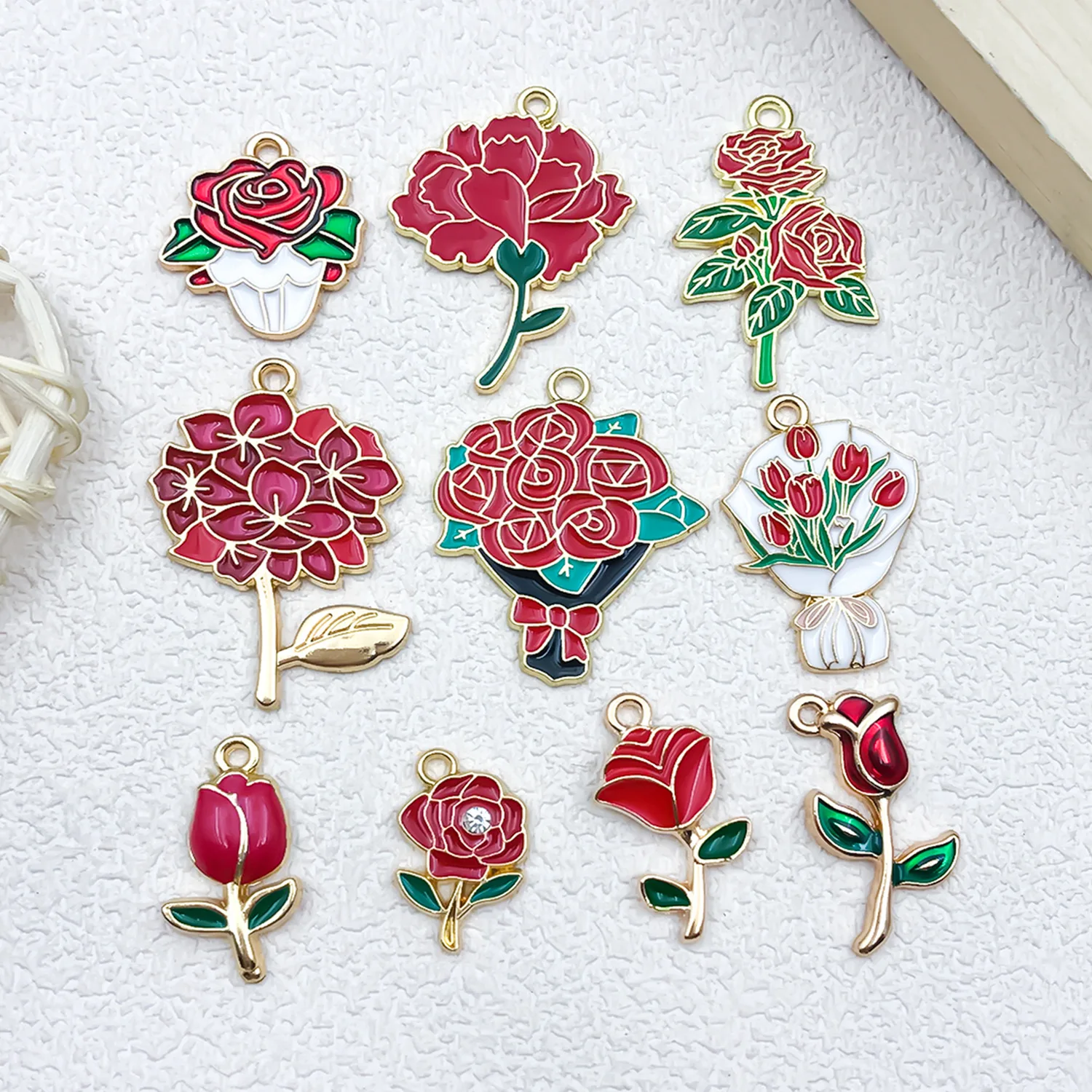 10 Stück Metallanhänger in Rosenrot mit Emaille-Blumenmotiv für DIY-Halsketten, Armbänder, Ohrringe, Schmuckherstellung, Zubehör. – Detail 5