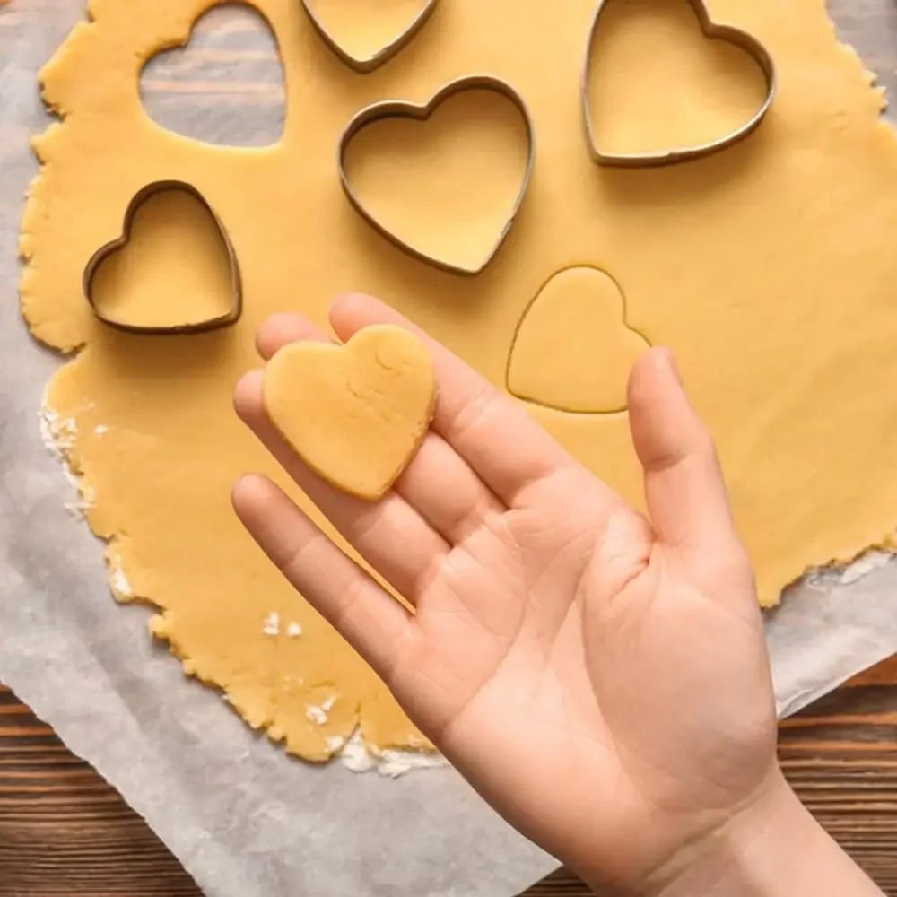Heart Cookie Cutter Set of 5 Valentine's Day Heart Shape Cake Mould Stainless Steel Shape Cookie Mould Set cookie cutter cookie mould