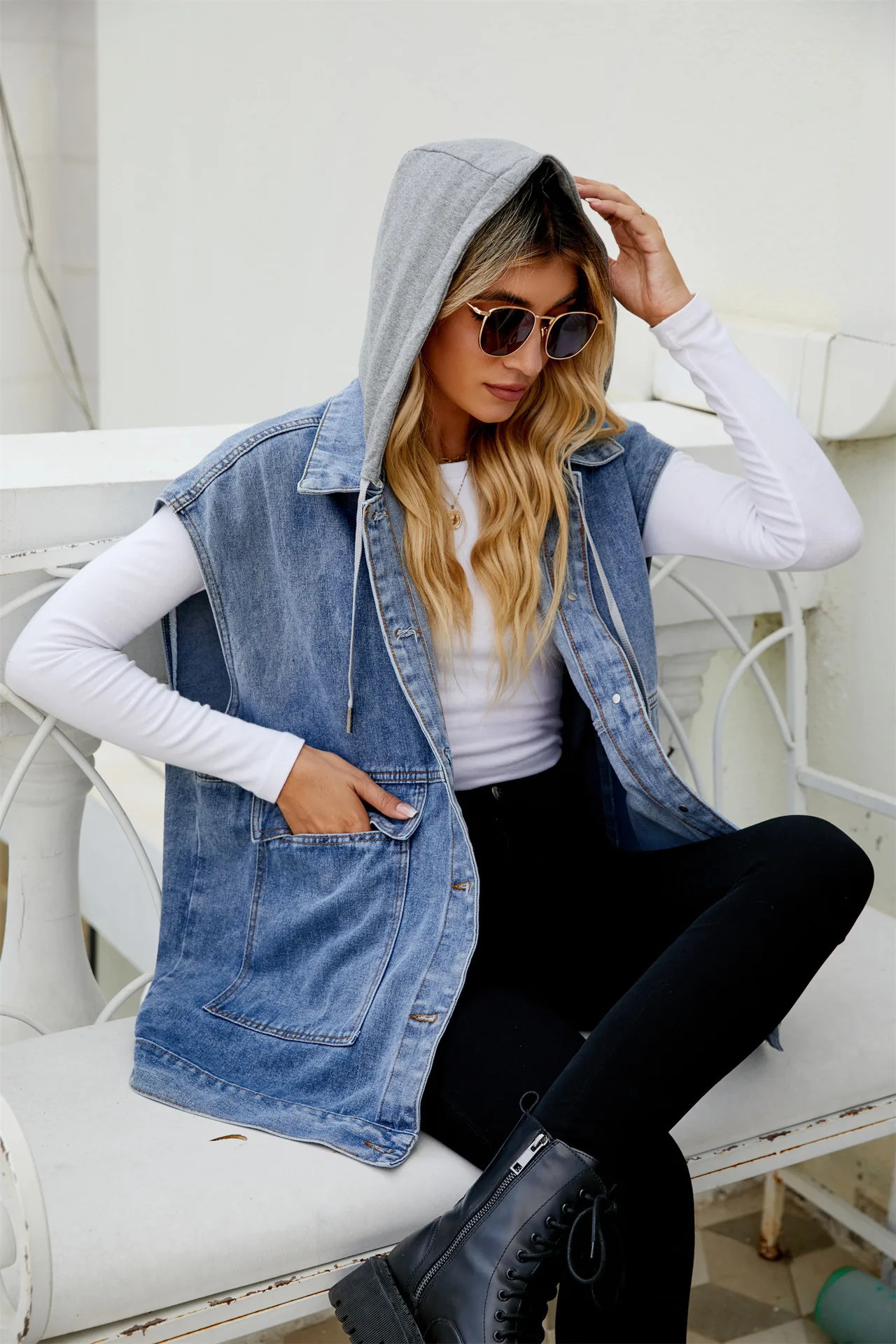 2022 Fall/Winter New Sleeveless Detachable Hooded Denim Vest