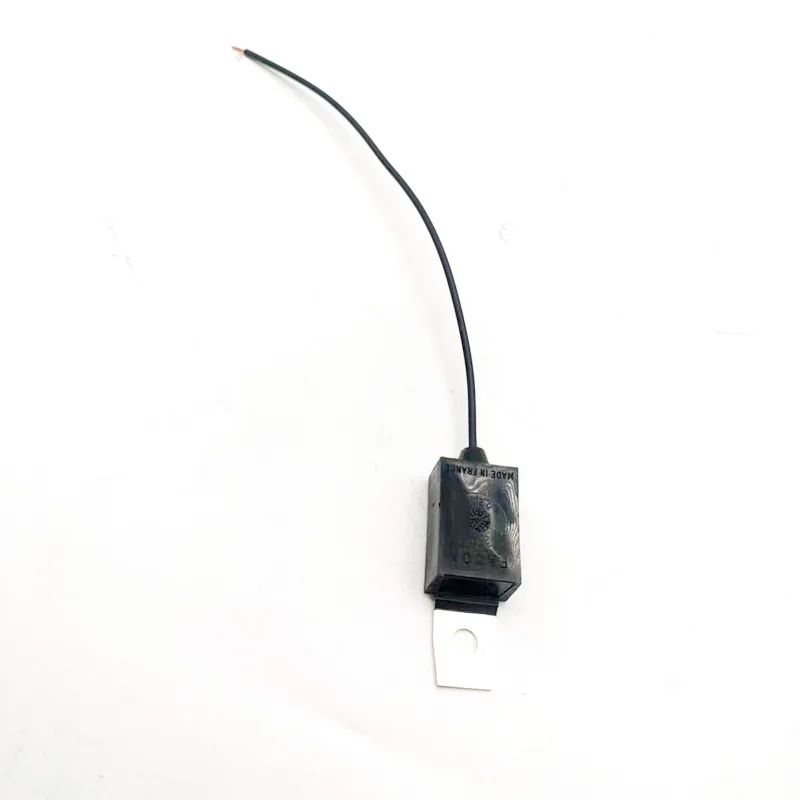 Applicable Citroen Elysee Fukang high-pressure bag capacitor Dongfeng DFM Fengshen H30 S30 ignition coil capacitor resistance