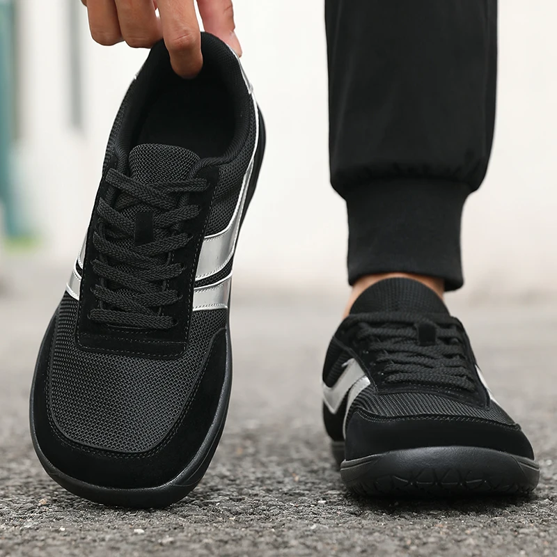 New Wide Toe Men Shoes Casual Soft Sole Wide Last Shoes Walking Sneakers 2025 Breathable Unisex Mesh Comfortable Barefoot Shoes