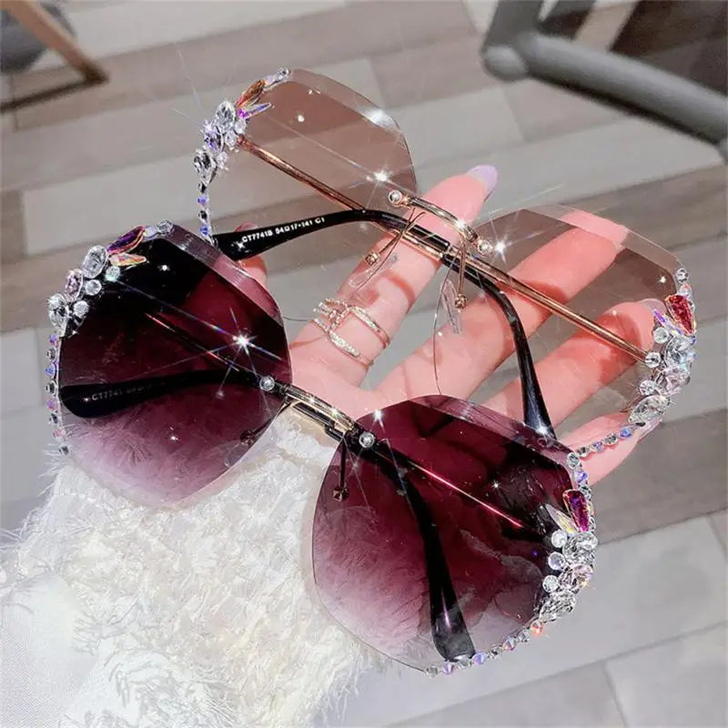 

Vintage Rimless Rhinestone UV400 Sunglasses Fashion Brand Designer Sunglasses Retro Cutting Lens Gradient Sun Glass Female Shade