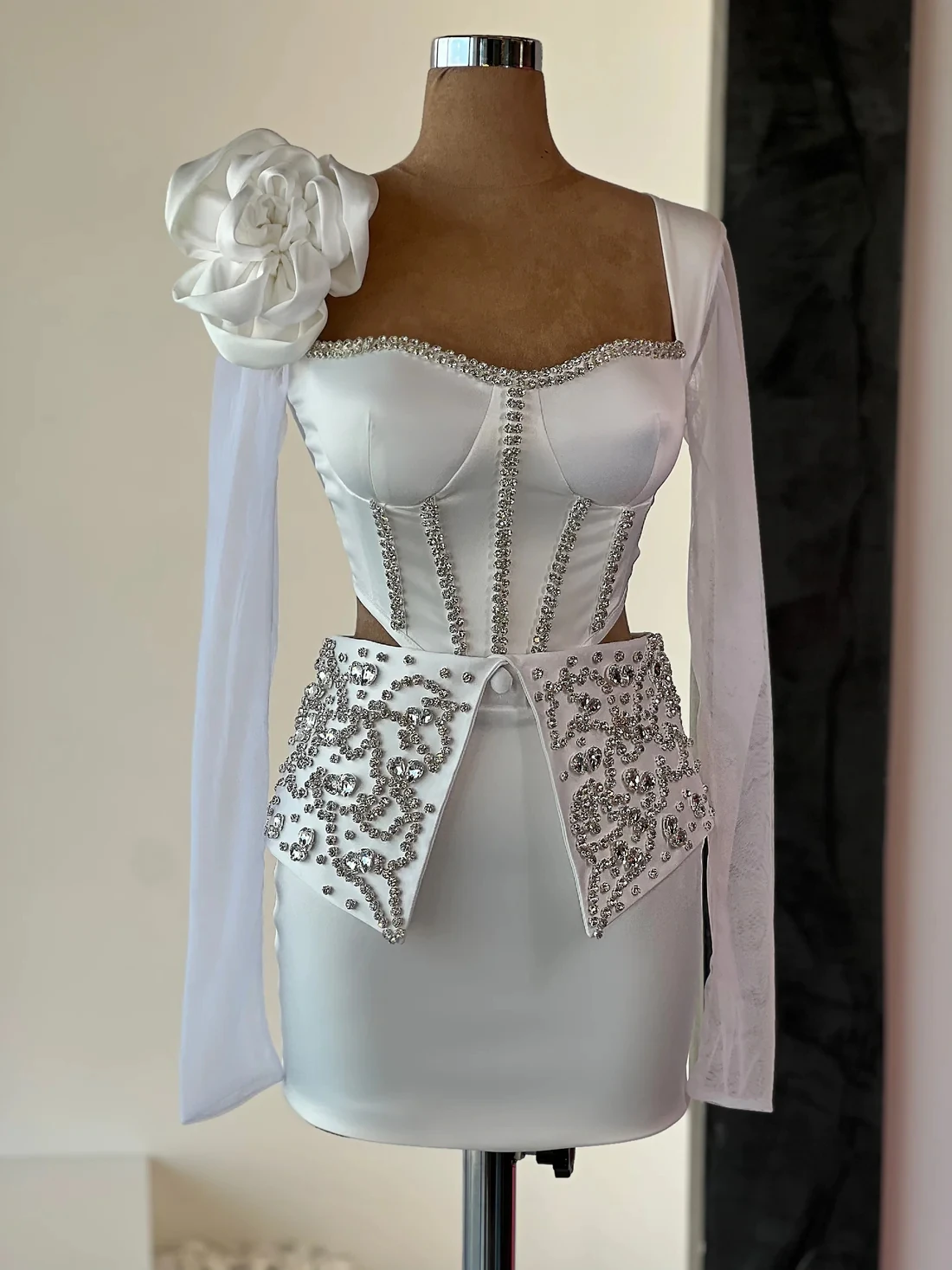 Crystals Cocktail Dresses Sheath Sweetheart Long Sleeves Short Mini Beaded Homecoming Dresses Haute Couture Customized