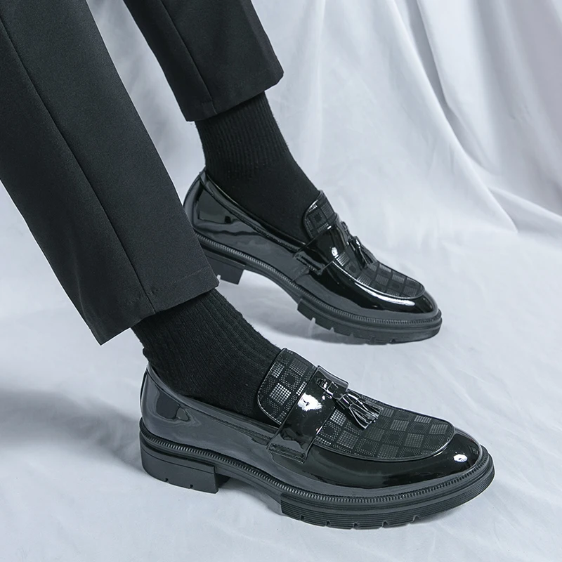 Leather Shoes For Men Business Formal Dress Tenis De Hombre Moccasins Mokasin Tenis Caballero Designer fashion