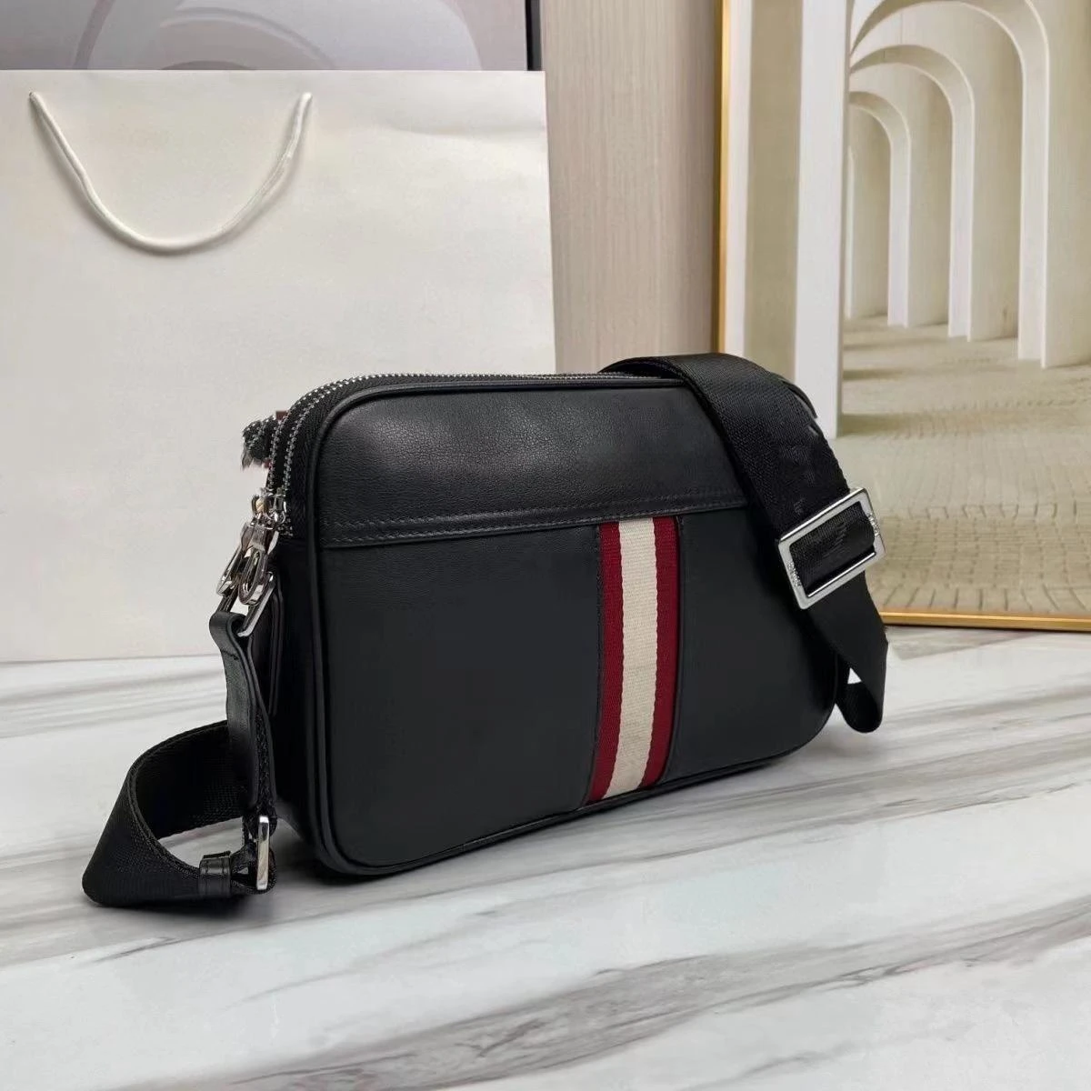 Fashion B Style Shoulder Bag Men's Casual Business Commuter Shoulder Bag Crossbody Bag Genuine Leather High Quality Chest Bag