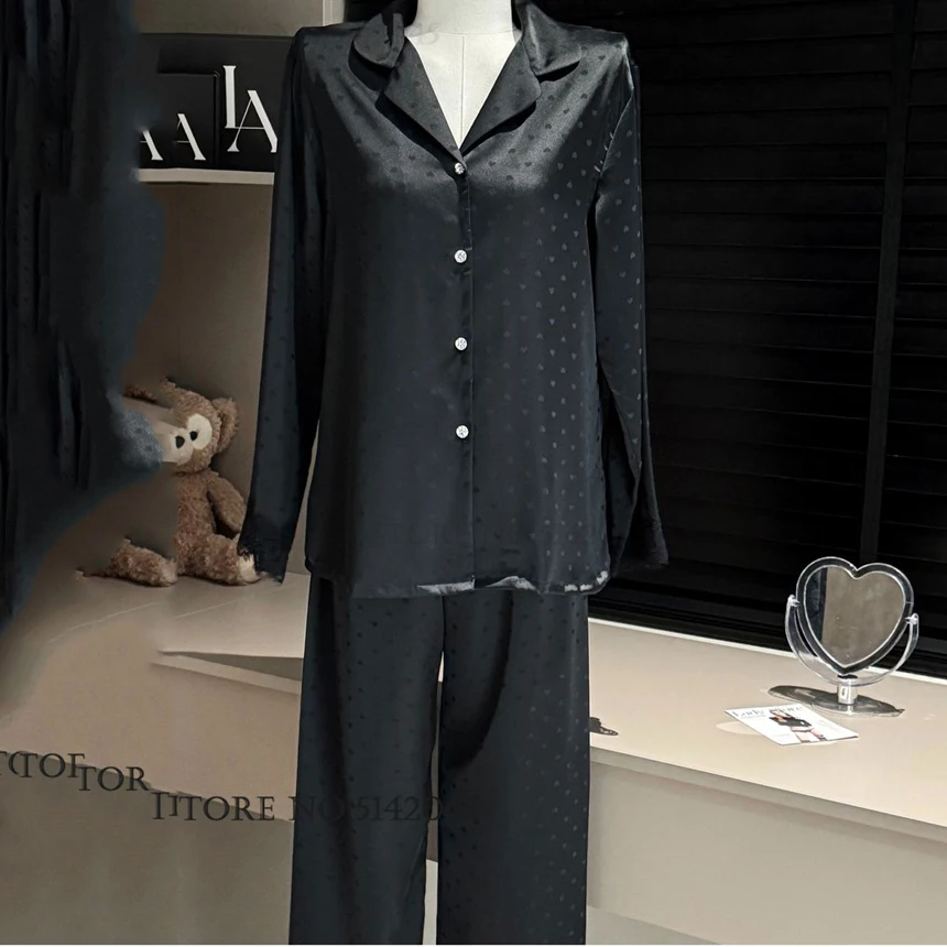 طقم بيجامة حرير عنابي دانتيل نسائي