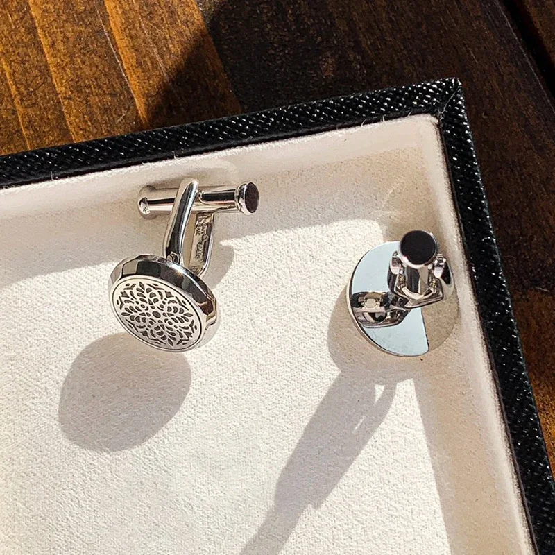 Cuff Links MB Round Designer 1:1 Leopard Print On Manhole Cover Black Man Shirt Cufflinks Classic Buttons With Box Set