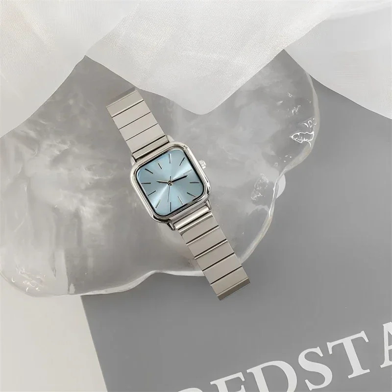 ساعة نسائية كوارتز سوار فولاذ 2025