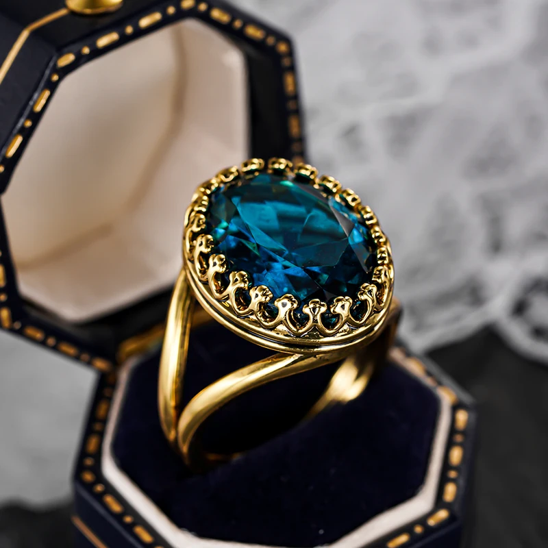 Huitan Luxuriöser goldfarbener Damenring mit glänzendem ovalem blauen CZ, eleganter Hochzeitsschmuck für Damen, klassisches Accessoire für eine charmante Party – Detail 6