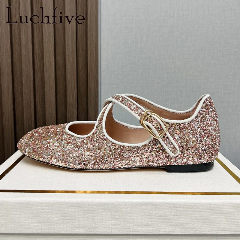 

Fashion Women Summer Flats Shoes Round Toe Buckle Strap Casual Bling Bling Sandals Brand Ladies Holiday Shoes Mujer