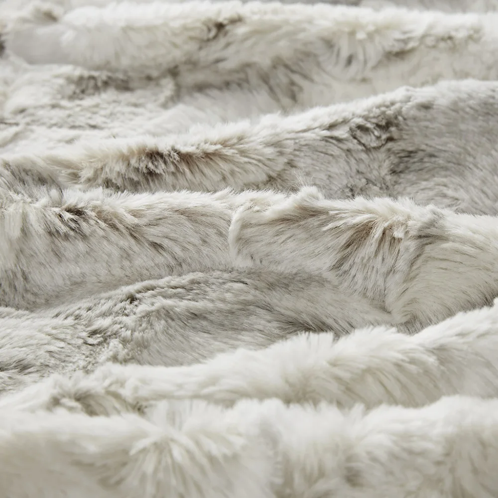 Oversized Faux Fur Throw 4