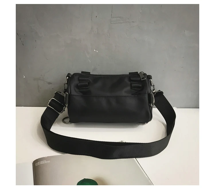 韓国商品/TREMINGBIRD Stepped Zipper Shoulder Bag 韓国商品/TREMINGBIRD Stepped Zipper Shoulder Bag