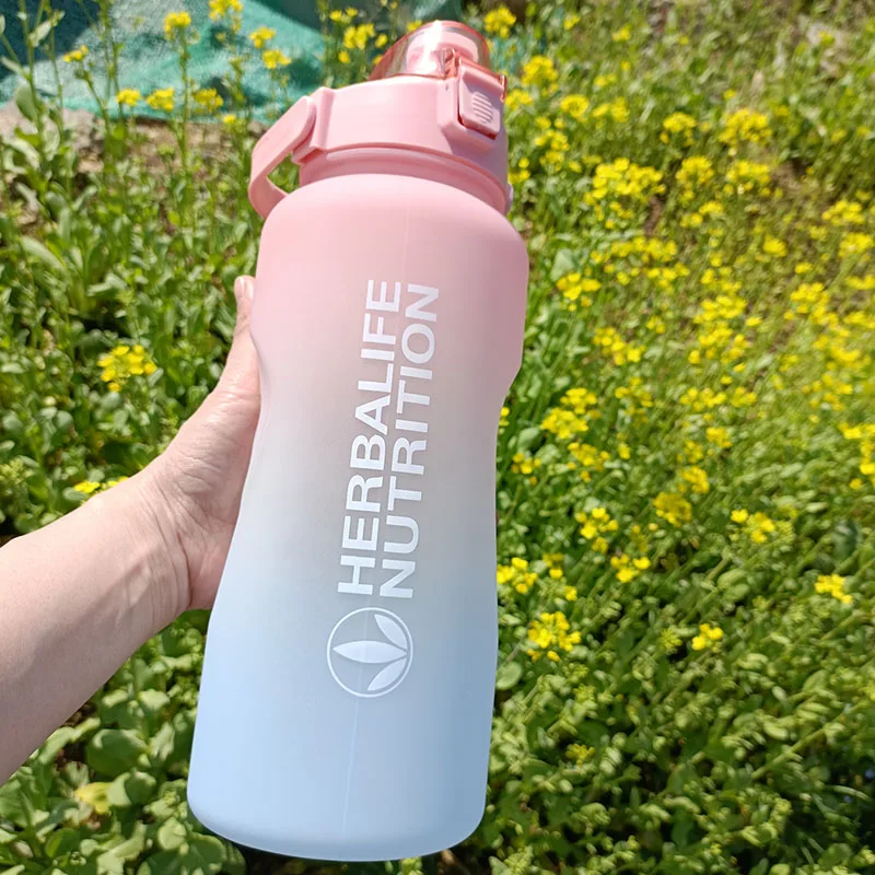 New Arrival Outlet Pirce 2000ml Herbalife Nutrition Gradient Color Frosting Plastic Sports Water bottle with Straw 