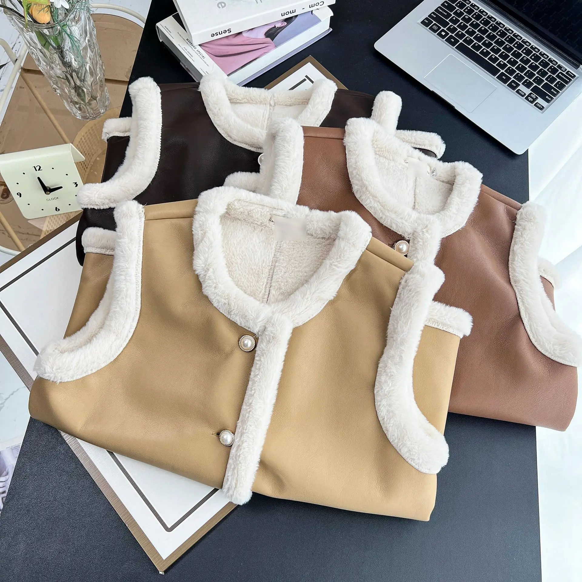 Plus Size Women Sleeveless Vest Winter Loose LEATHER & FUR Waistcoat 8554