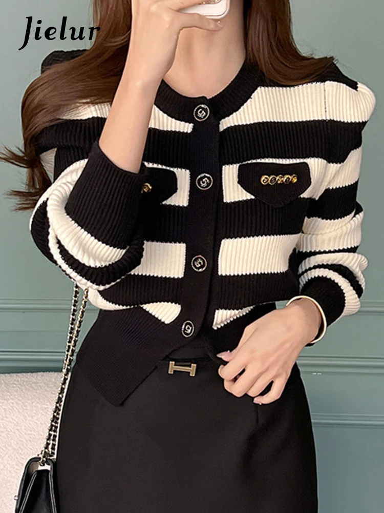 

Jielur Casual Spell Color Chic Knitted Women Cardigan Loose Fashion Cardigan Woman Off White Red Street Simple Basic Top Female