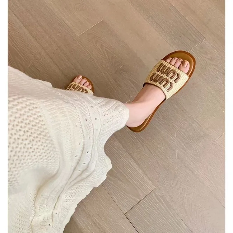 2024 New Summer Evening Vacation Weaving Flat Bottom Beach Slippers for Foreign Trade, Wearing Women's Sandals Externally