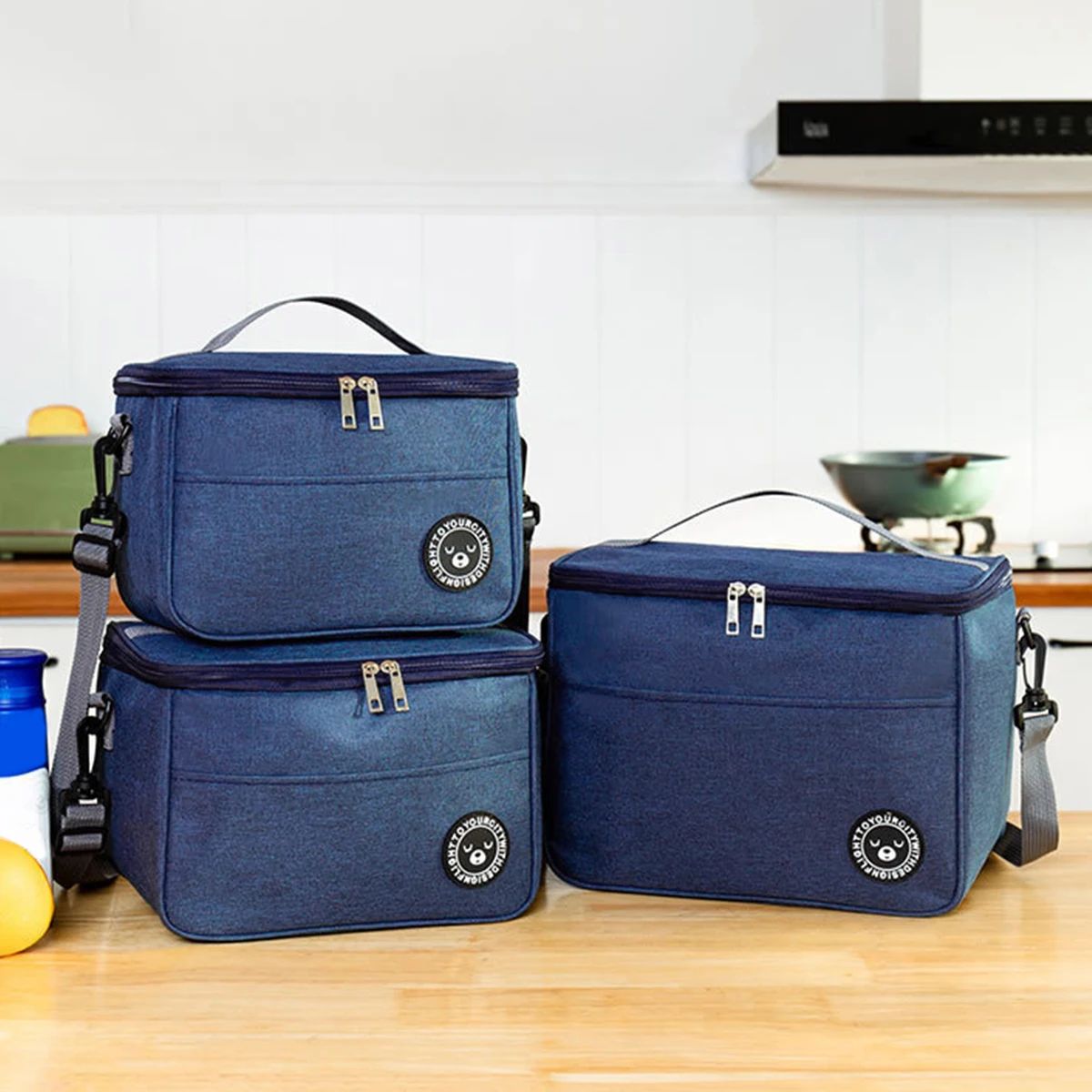 Capacity hand-held with shoulder strap insulated bag 3