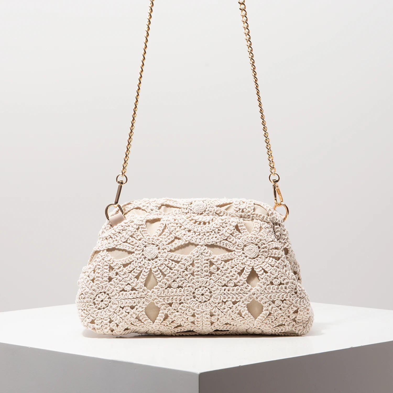 حقيبة كروس منسوجة مجوفة بنمط، حقيبة شاطئ من قش بوه...