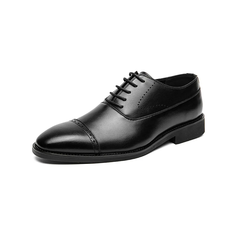 New Fashion Gentleman Patent Leather Brogues Shoes For Men Comfortable Wedding Dress Prom Formal Footwear Zapatos Hombre
