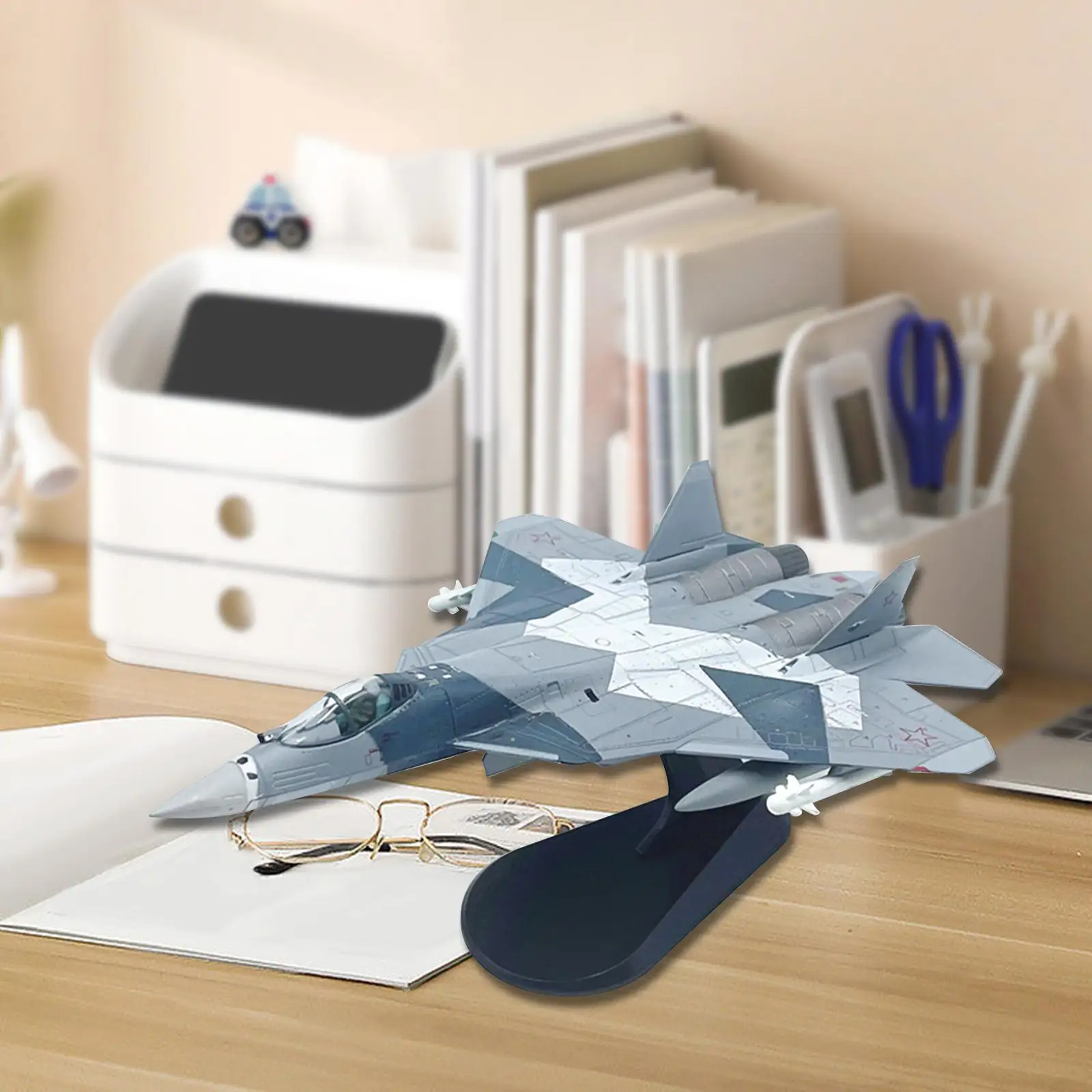 

1/100 SU57 невидимый истребитель высокодетализированная Коллекционная модель самолета для