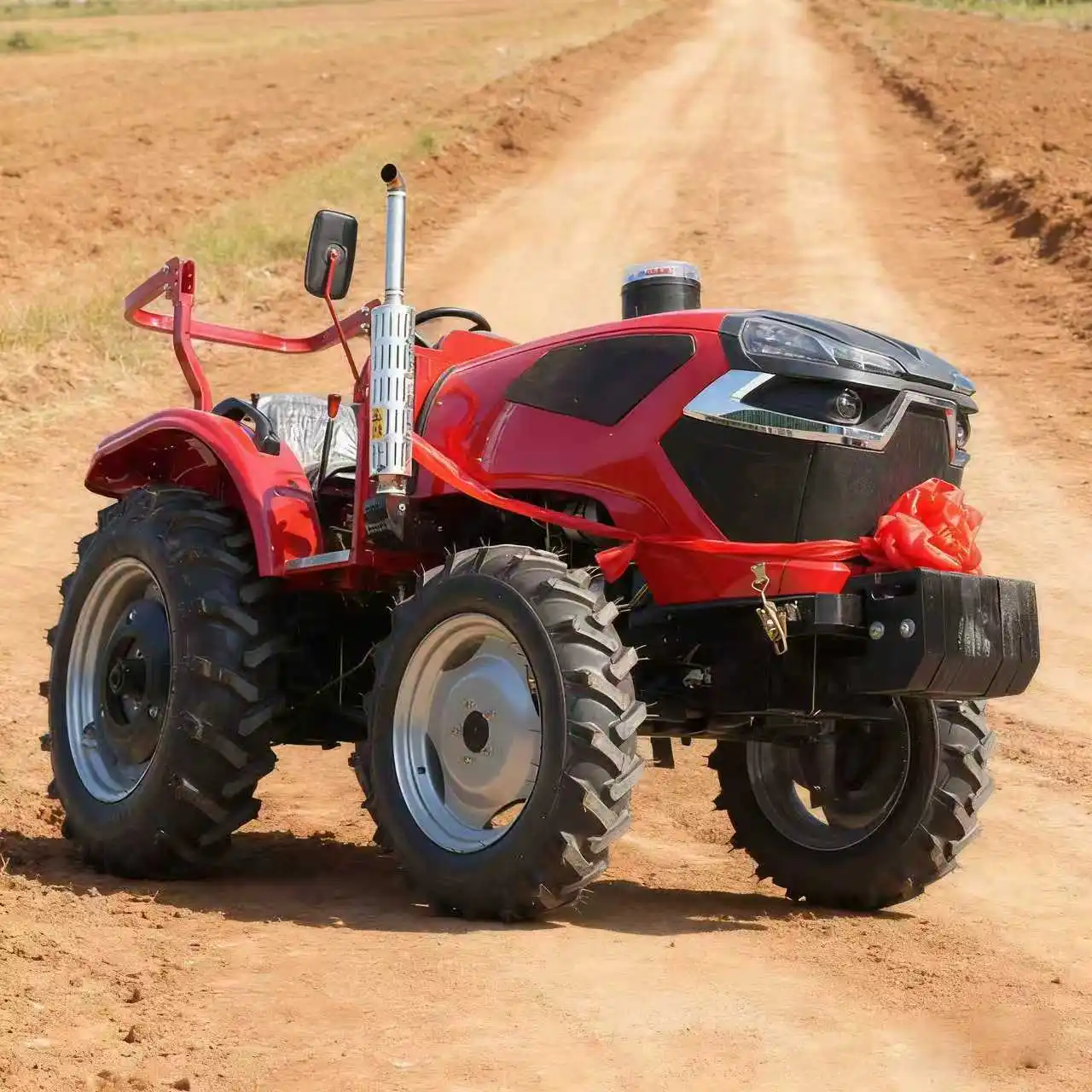 China Bestseller Traktor mit Hydraulischem Dieselmotor, Multifunktionaler Landwirtschaftstraktor, Kompakter 4-Rad-Antrieb, Anpassbar